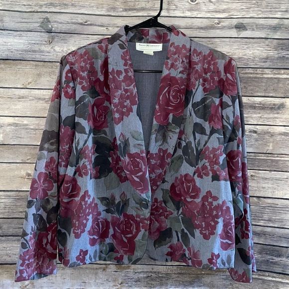 maggie lawrence Jackets & Blazers - Maggie Lawrence floral blazer jacket
